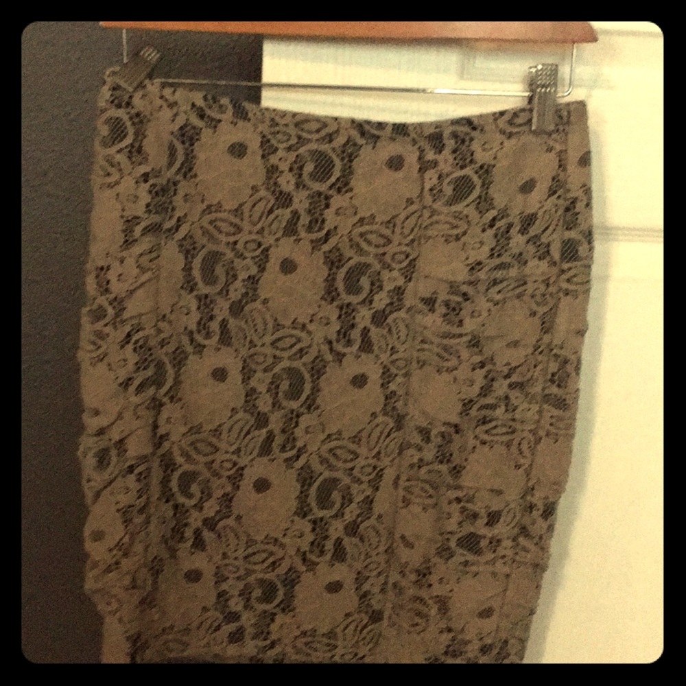Bebe floral skirt
